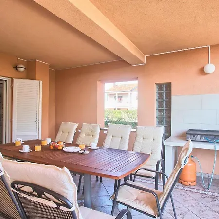 Holiday home Mit Privatpool Fuer 14 Personen Ca 480 Qm In Pula-fondole, Istrien Istrische Riviera
